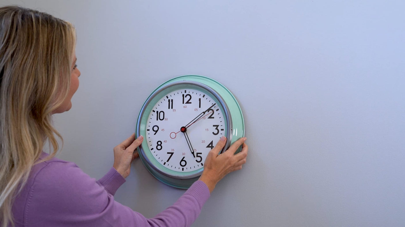 Hang Hero - All in One Picture Hanging System! Measures Frame, Levels and Inserts Nails at The Perfect Depth and Angle. Includes Hang Hero Unit and (50) #17 Brad Nails!