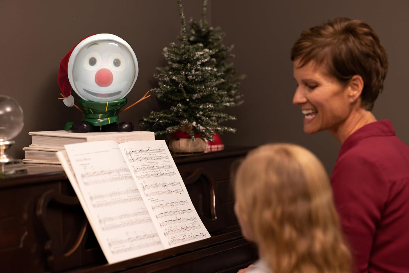 Mr. Chill Talking Animated Snowman with Built in Projector & Speaker Plug'n Play