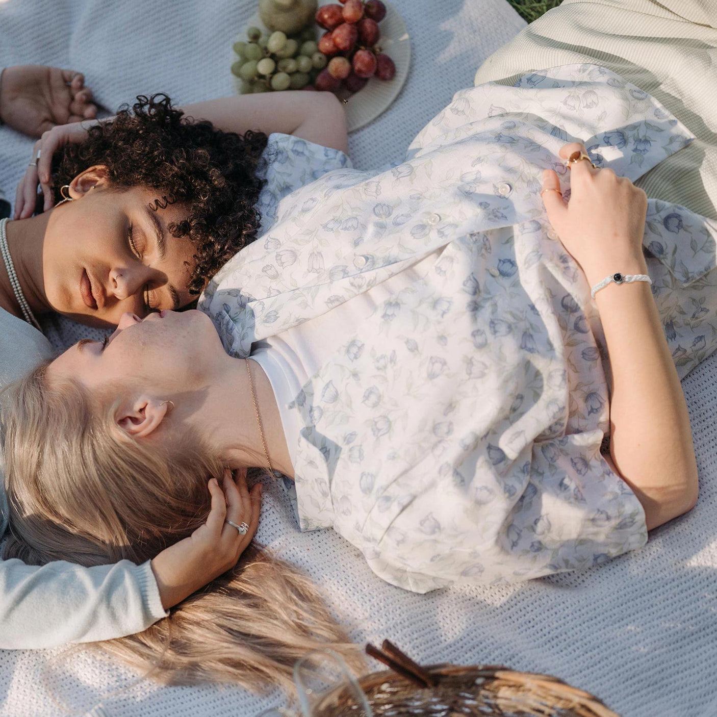 SUPHELPU Custom Bracelets with Picture Inside, Picture Bracelet Personalized Photo, Women's Identification Bracelets, Memorial Gifts for Loved One