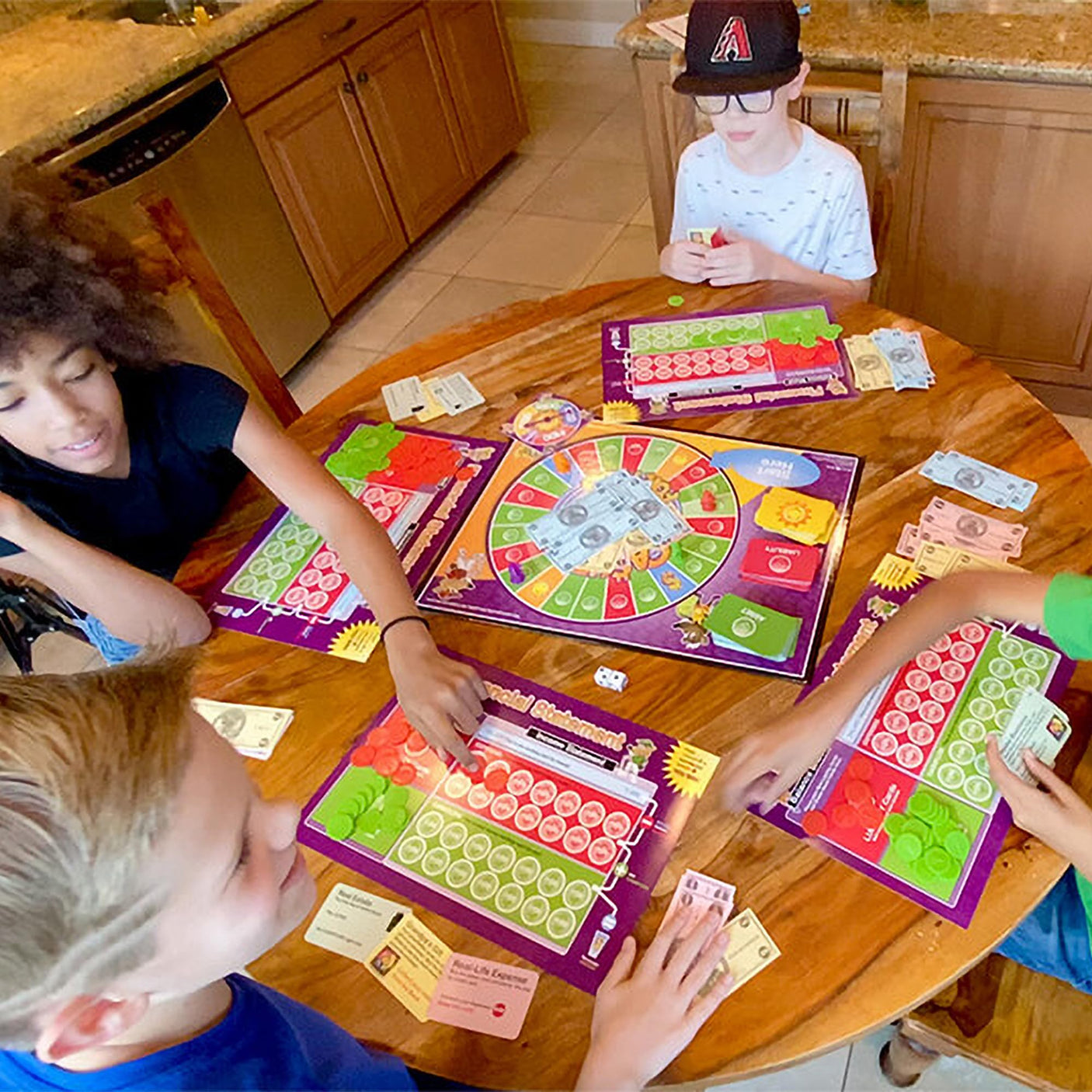 Rich Dad Cashflow Board Game for Kids, Children's Edition, Up to 6 Players, Ages 6+ - Fun and Educational Learning Games for Boys, Girls, and Family