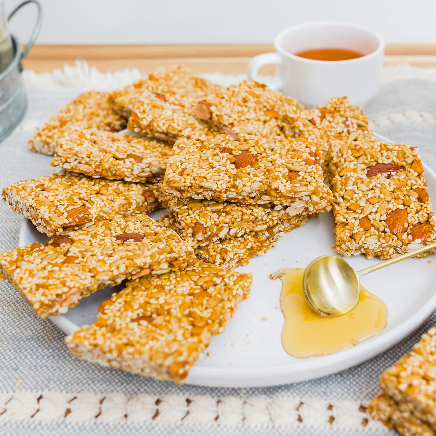 NY SPICE SHOP Honey Nut and Seed Crunch Bars – 1 Pound (16 oz.) Honey Sesame Brittle – Sesame Seed Candy – Sesame Seed Honey Bars – Great Snack & Crunchy Flavour
