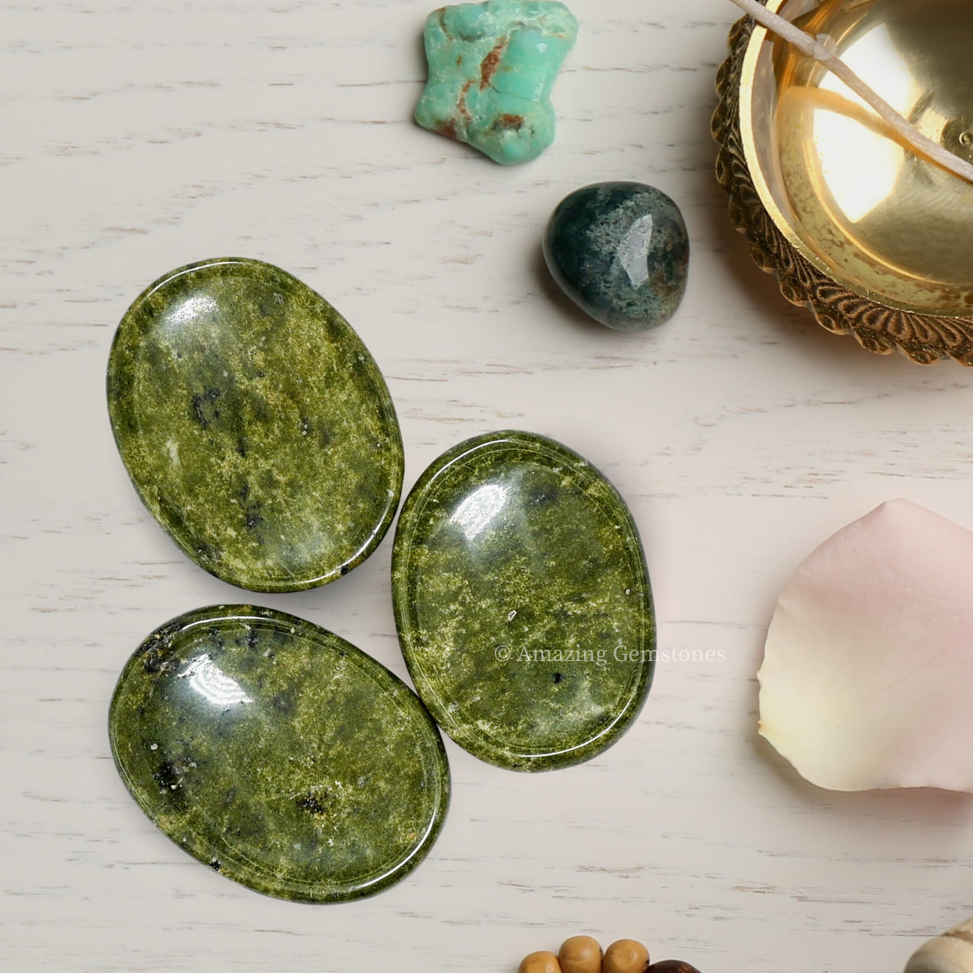 Amazing Gemstone Labradorite Worry Stone, Healing Crystals - Piedra Crystal Fidget for Gift, Meditation, Calming, Relaxation, Stress Relief