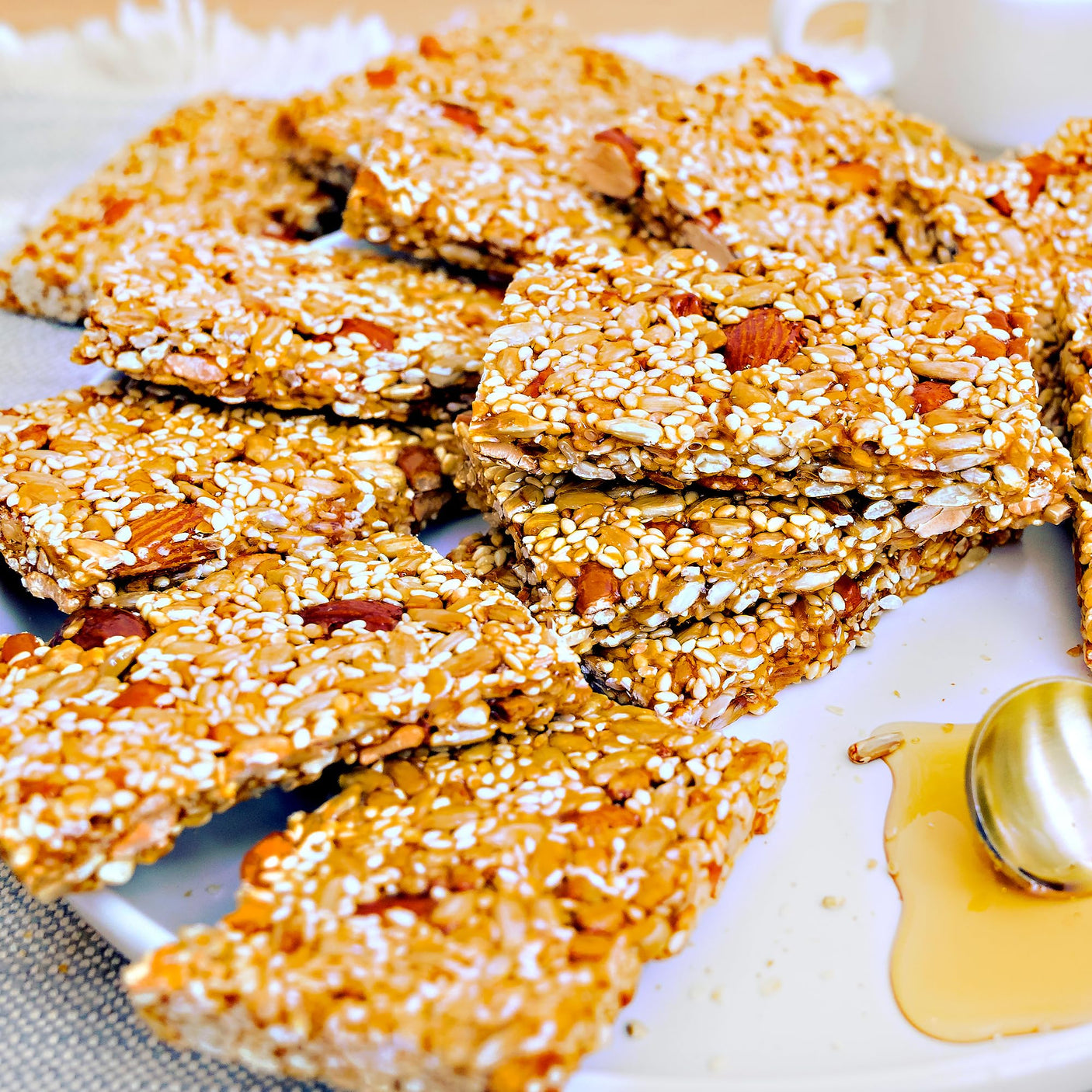 NY SPICE SHOP Honey Nut and Seed Crunch Bars – 1 Pound (16 oz.) Honey Sesame Brittle – Sesame Seed Candy – Sesame Seed Honey Bars – Great Snack & Crunchy Flavour