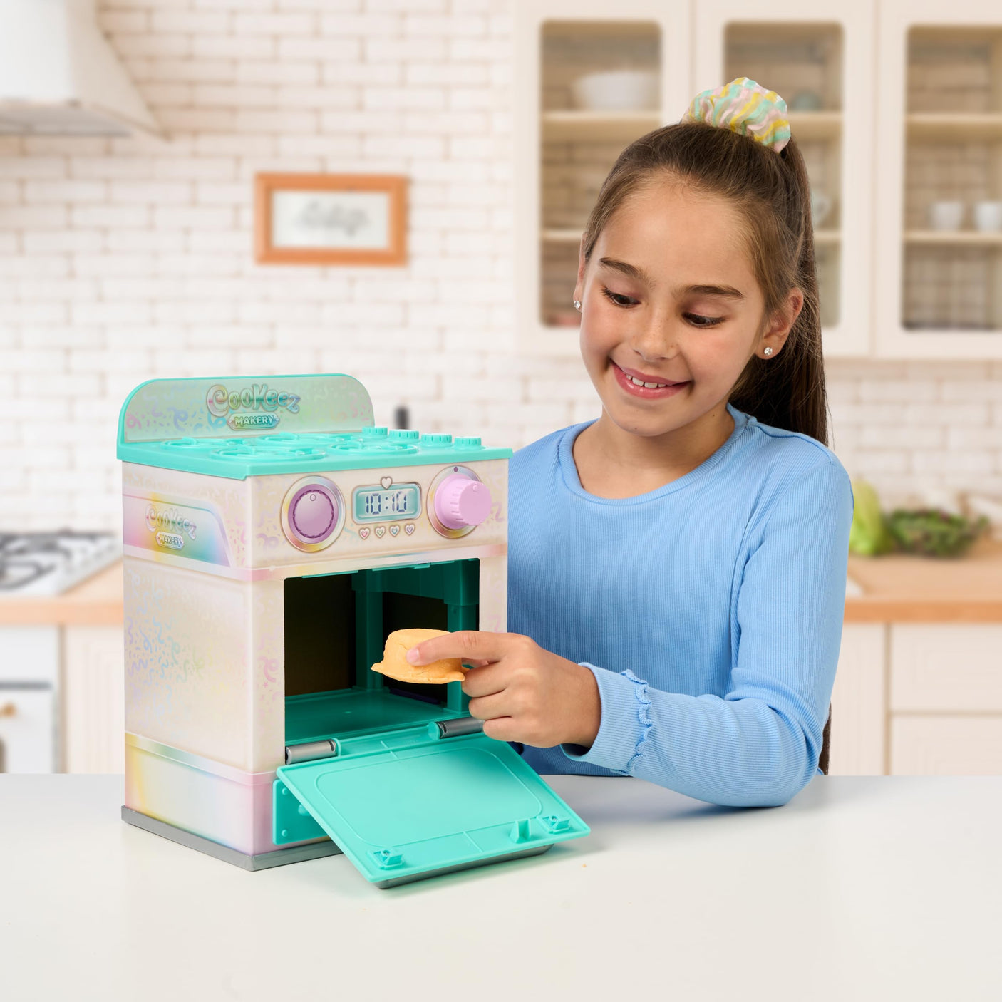 Baked Treatz Oven Playset – Interactive Bake & Reveal Toy Oven with Mystery Warm Scented Plush (Barky Bun, Ciacatta Bake, or Wheatney Bunny), Mixing Tools, Dough, & Accessories, 5+ - Build Your Ideas