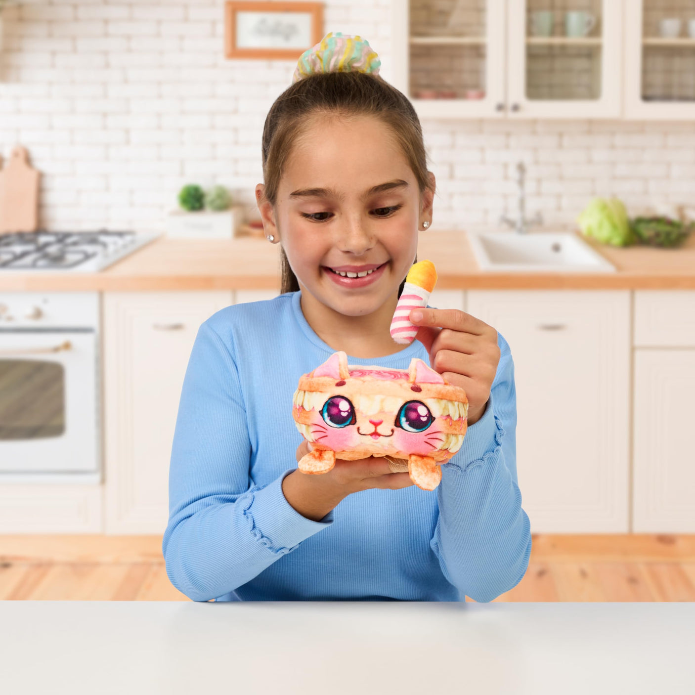 Baked Treatz Oven Playset – Interactive Bake & Reveal Toy Oven with Mystery Warm Scented Plush (Barky Bun, Ciacatta Bake, or Wheatney Bunny), Mixing Tools, Dough, & Accessories, 5+ - Build Your Ideas