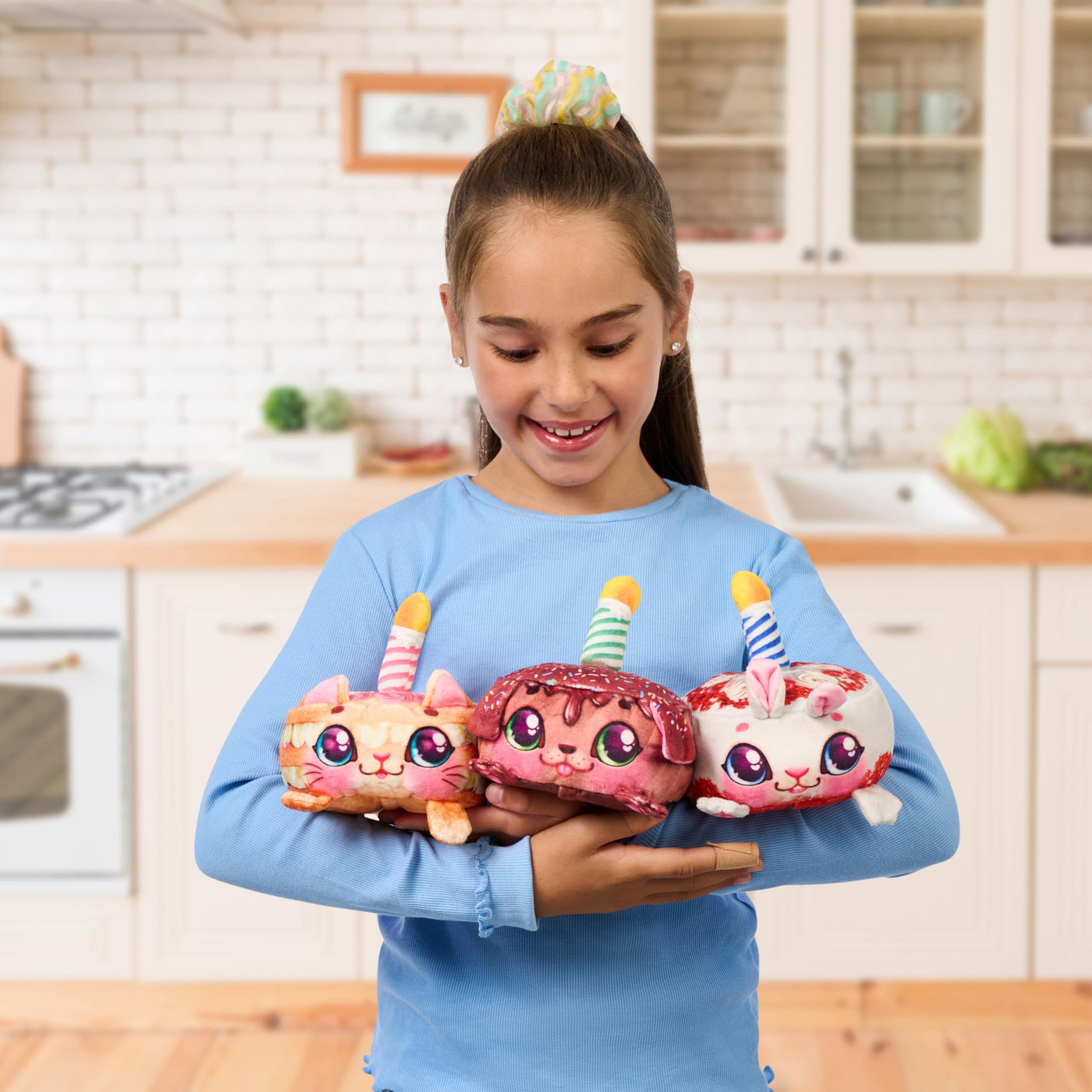 Baked Treatz Oven Playset – Interactive Bake & Reveal Toy Oven with Mystery Warm Scented Plush (Barky Bun, Ciacatta Bake, or Wheatney Bunny), Mixing Tools, Dough, & Accessories, 5+ - Build Your Ideas